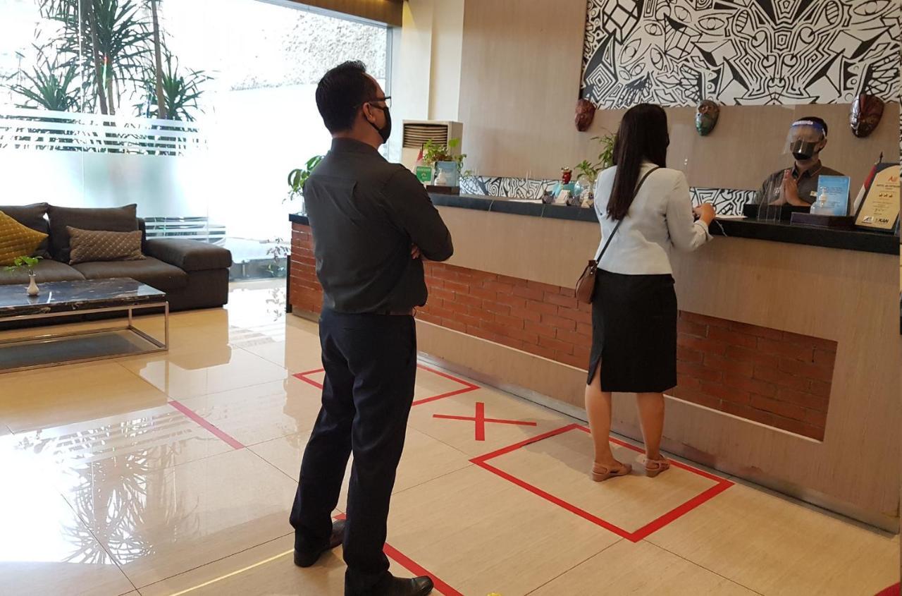 Hotel 88 Itc Fatmawati Jakarta By Wh Екстер'єр фото