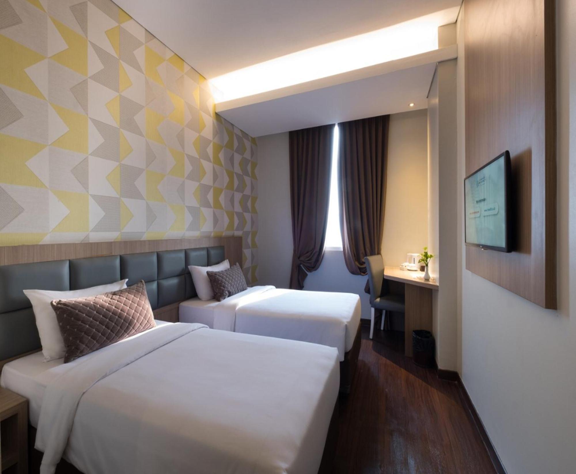 Hotel 88 Itc Fatmawati Jakarta By Wh Екстер'єр фото