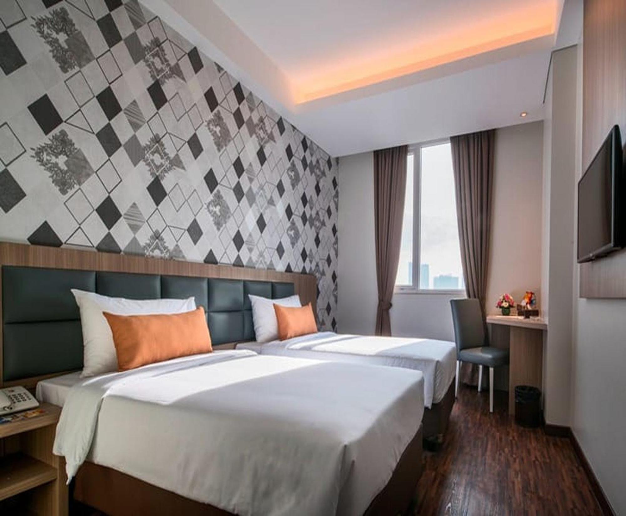 Hotel 88 Itc Fatmawati Jakarta By Wh Екстер'єр фото