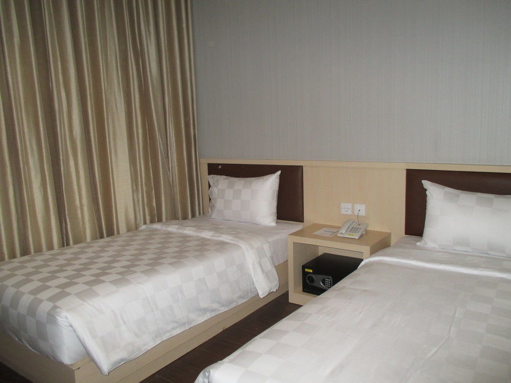 Hotel 88 Itc Fatmawati Jakarta By Wh Екстер'єр фото