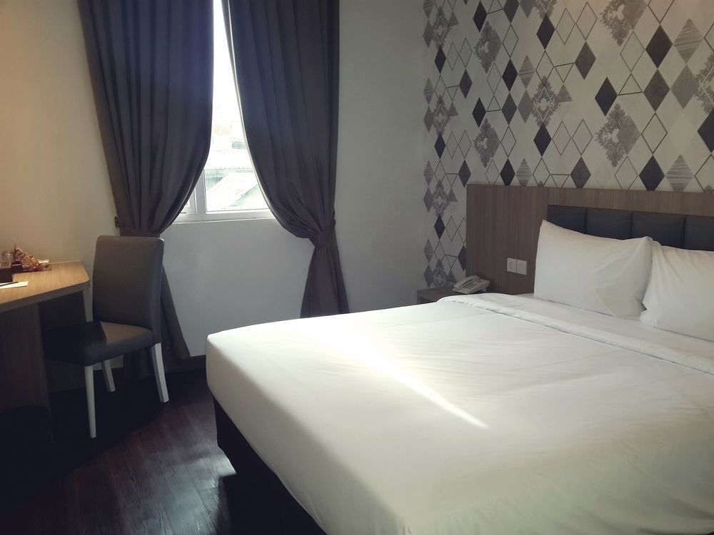 Hotel 88 Itc Fatmawati Jakarta By Wh Екстер'єр фото