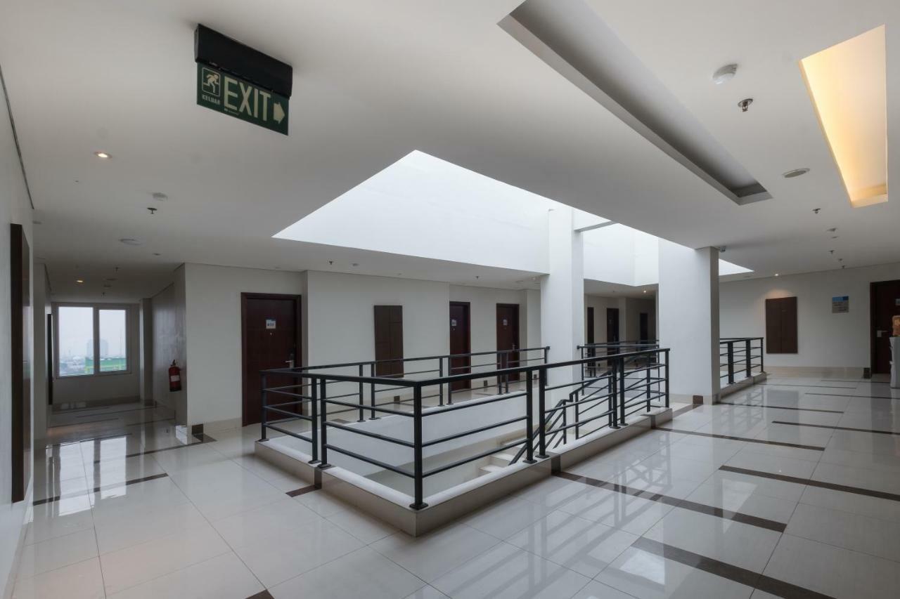 Hotel 88 Itc Fatmawati Jakarta By Wh Екстер'єр фото