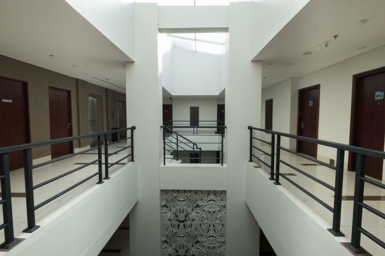 Hotel 88 Itc Fatmawati Jakarta By Wh Екстер'єр фото