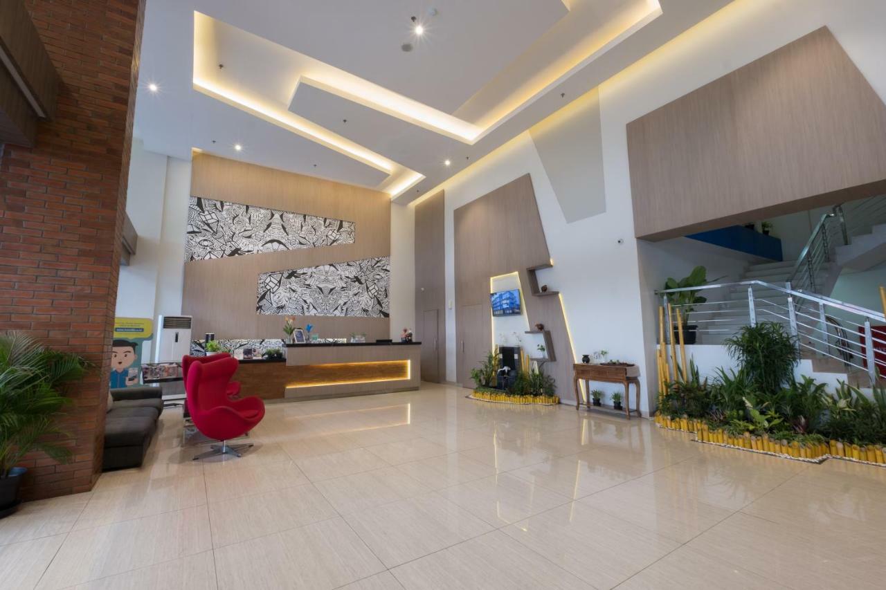 Hotel 88 Itc Fatmawati Jakarta By Wh Екстер'єр фото