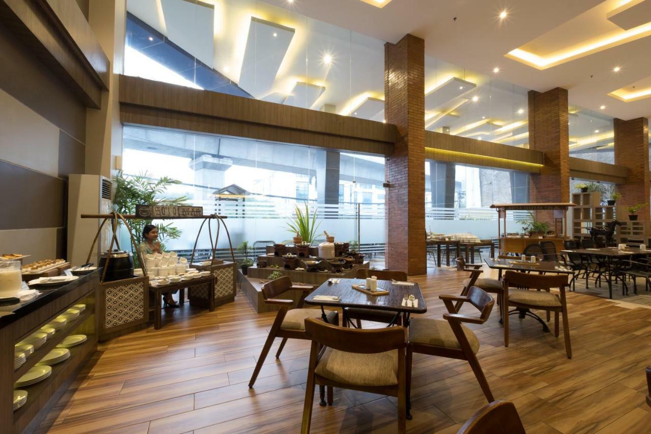 Hotel 88 Itc Fatmawati Jakarta By Wh Екстер'єр фото